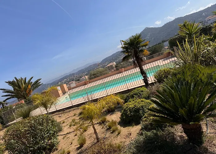 Joli Confort Proche Toutes Commodites Dans Calme * LʼÎle-Rousse