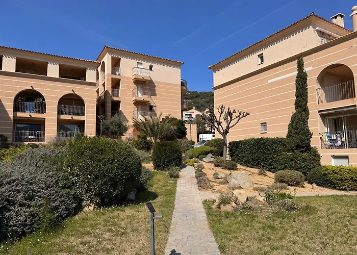 Apartment Joli Confort Proche Toutes Commodites Dans Calme LʼÎle-Rousse